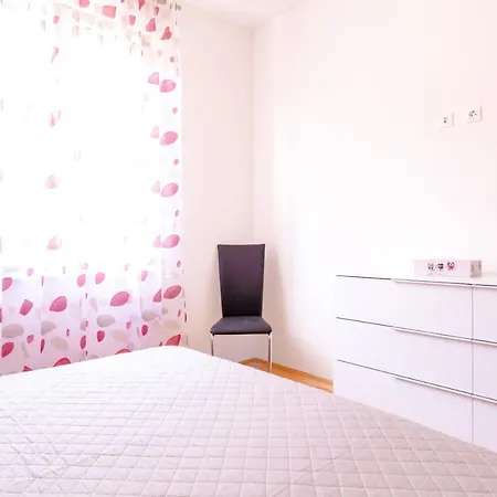Family With Huge Terrace And Hot Tub - Franka Apartment Split