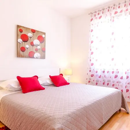 Apartment Family With Huge Terrace And Hot Tub - Franka *