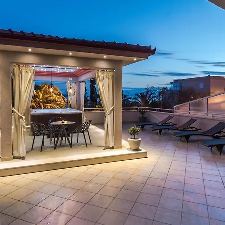 公寓 Family With Huge Terrace And Hot Tub - Franka 斯普利特