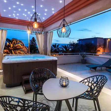 Family With Huge Terrace And Hot Tub - Franka Split