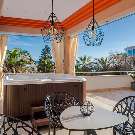 Family With Huge Terrace And Hot Tub - Franka 公寓 斯普利特