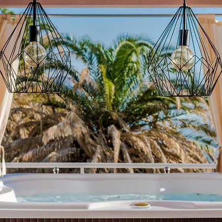 Family With Huge Terrace And Hot Tub - Franka Split
