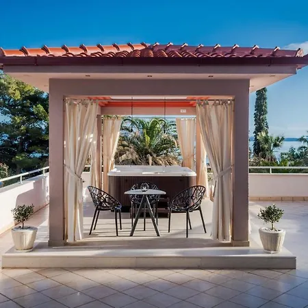 Family With Huge Terrace And Hot Tub - Franka Apartment *