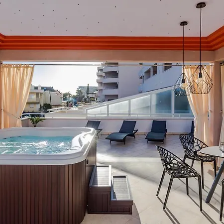 公寓 Family With Huge Terrace And Hot Tub - Franka 斯普利特
