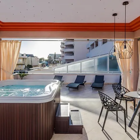 Apartment Family With Huge Terrace And Hot Tub - Franka Split