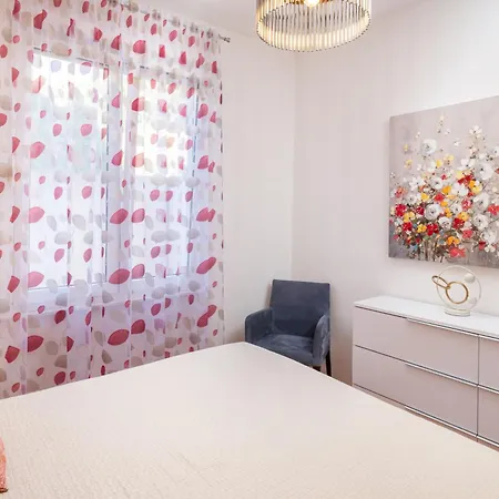 Apartment Family With Huge Terrace And Hot Tub - Franka *