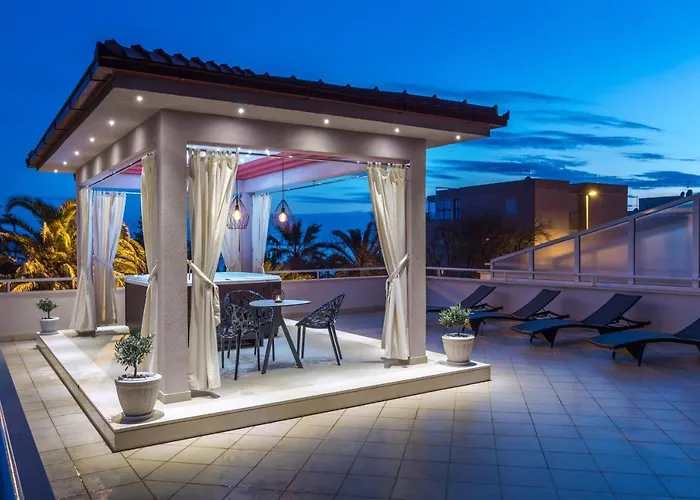 Family With Huge Terrace And Hot Tub - Franka Apartamento