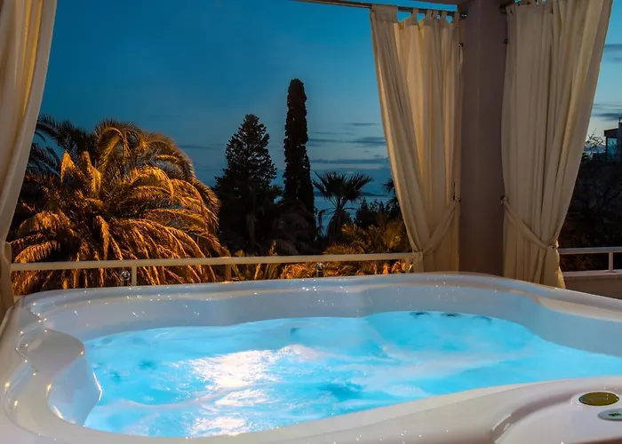 Family With Huge Terrace And Hot Tub - Franka