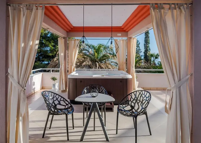 Apartamento Family With Huge Terrace And Hot Tub - Franka *