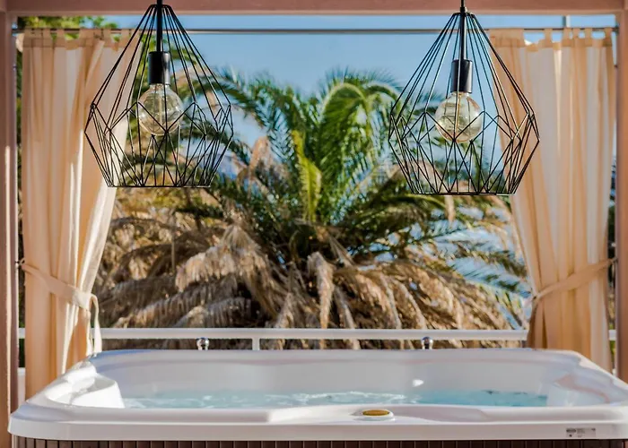 Family With Huge Terrace And Hot Tub - Franka Split