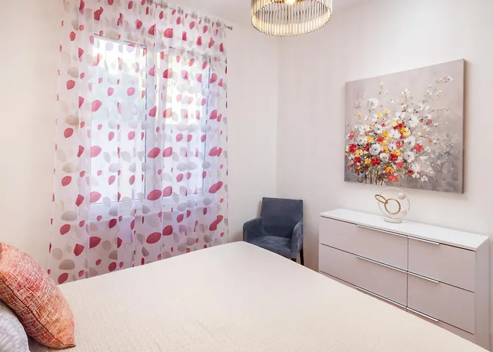 Apartamento Family With Huge Terrace And Hot Tub - Franka *