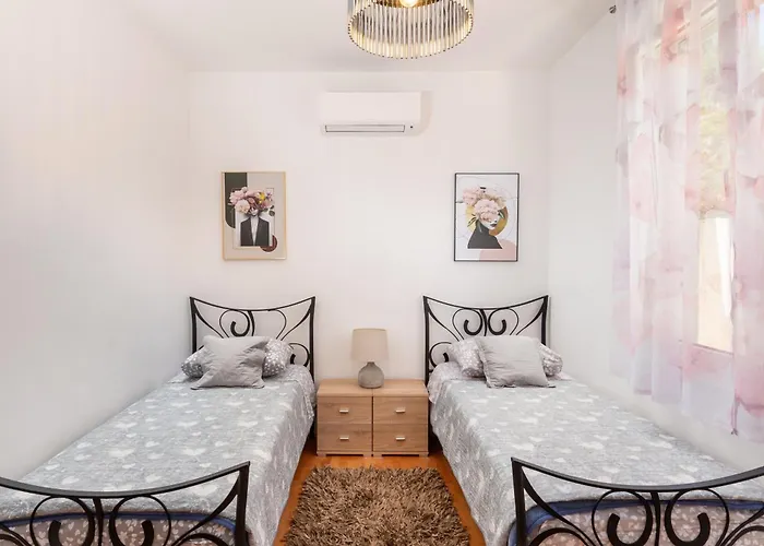 Family With Huge Terrace And Hot Tub - Franka Apartamento Split