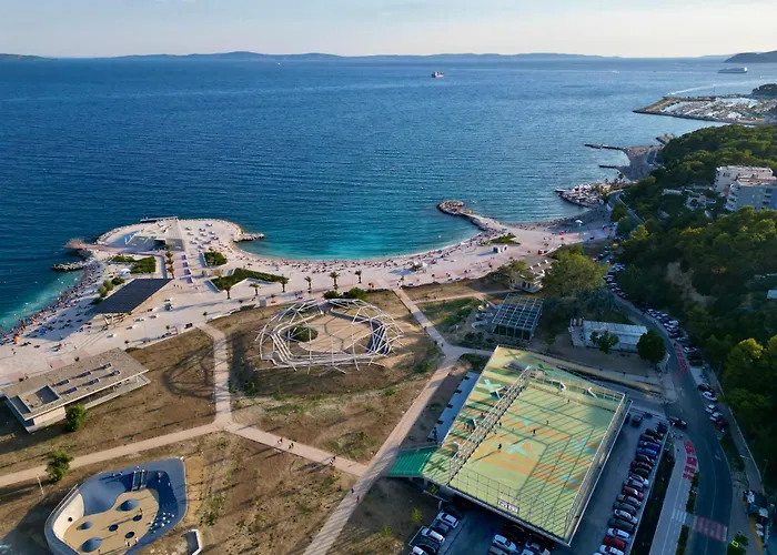 Family With Huge Terrace And Hot Tub - Franka Split